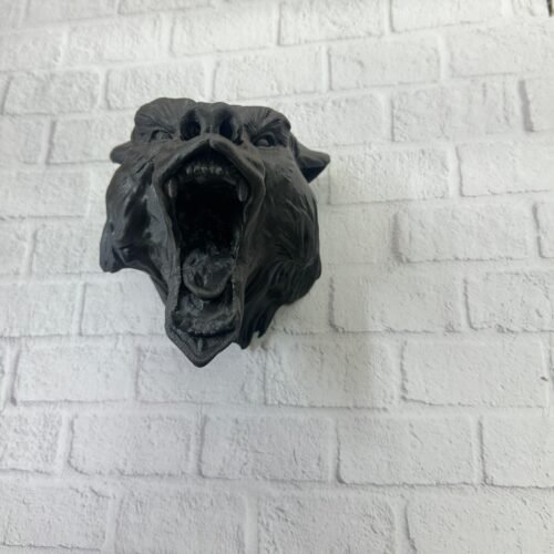 güçlü duruşu ve 3 boyutlu etkileyici formuyla mekanlara karakter kazandırır. 25 cm x 19 cm ölçülerine sahip bu dekoratif ürün