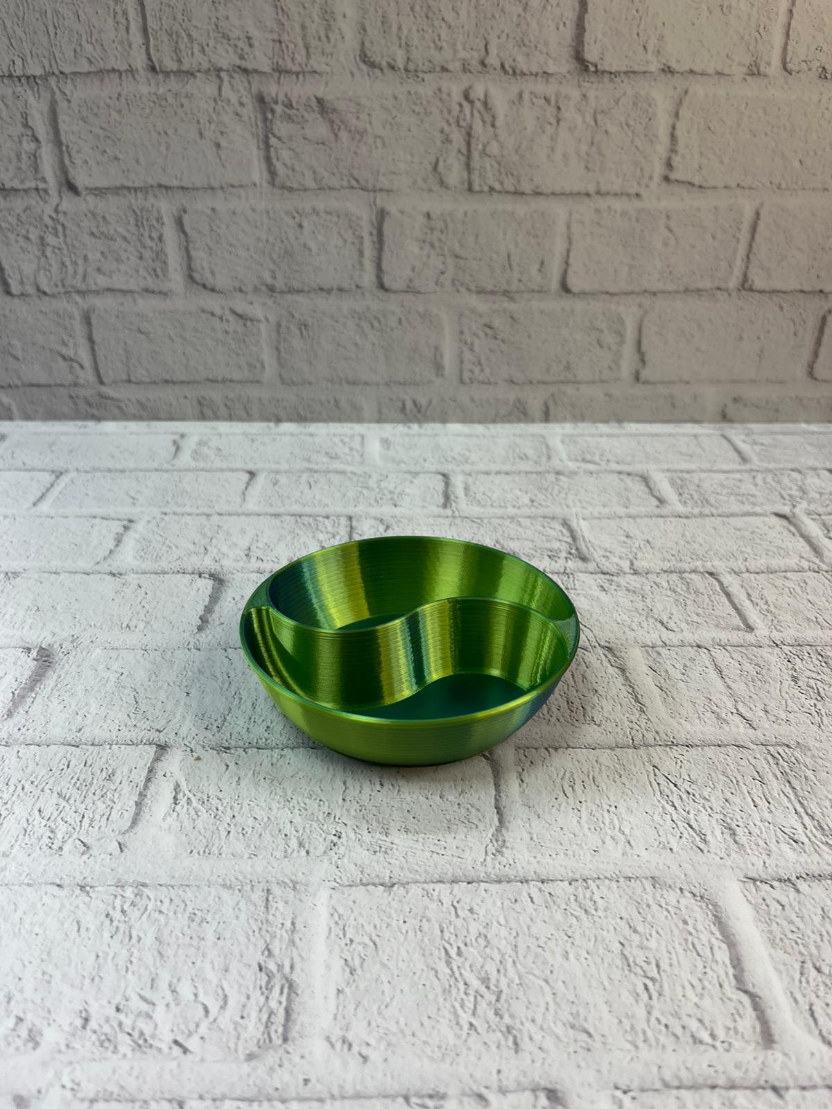 WhatsApp Image 2025 12 20 At 10.36.21 1 700x933 Dekoratif Yeşil Çerezlik Kase 4’lü Set 3x12 cm najmaddin.com doğal rengi ve sade tasarımıyla salon ve masa üstü sunumlarına ferah bir görünüm kazandırır. 3x12 cm ölçüsündeki kaseler